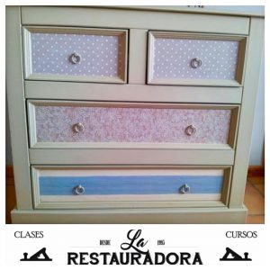 Trabajos La Restauradora.Cómoda decorada con